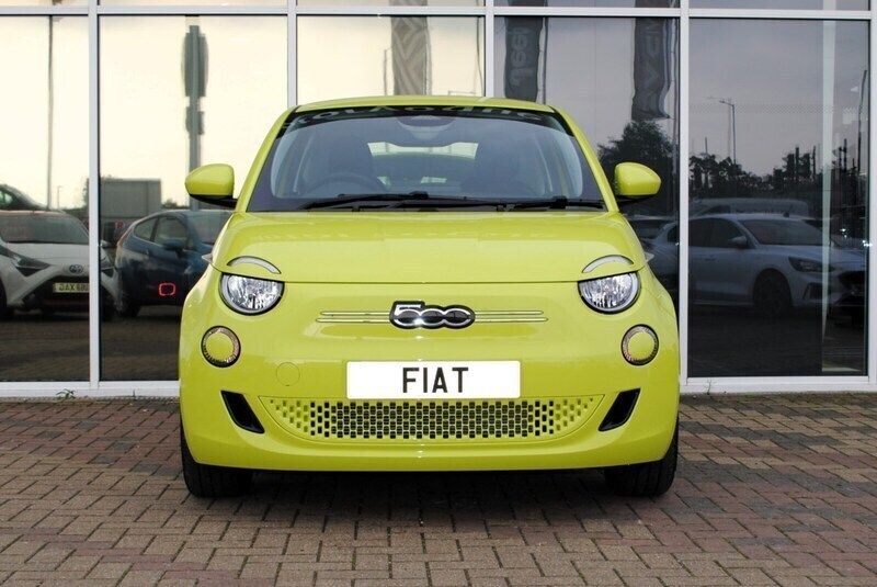 Used Fiat 500e 86 kW (118 HP) 2024 Green Hatchback