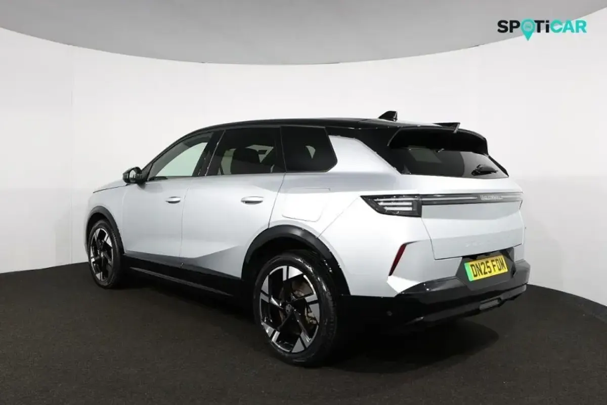 Used Vauxhall Grandland Ultimate 154 kW (210 HP) 2025 Grey SUV