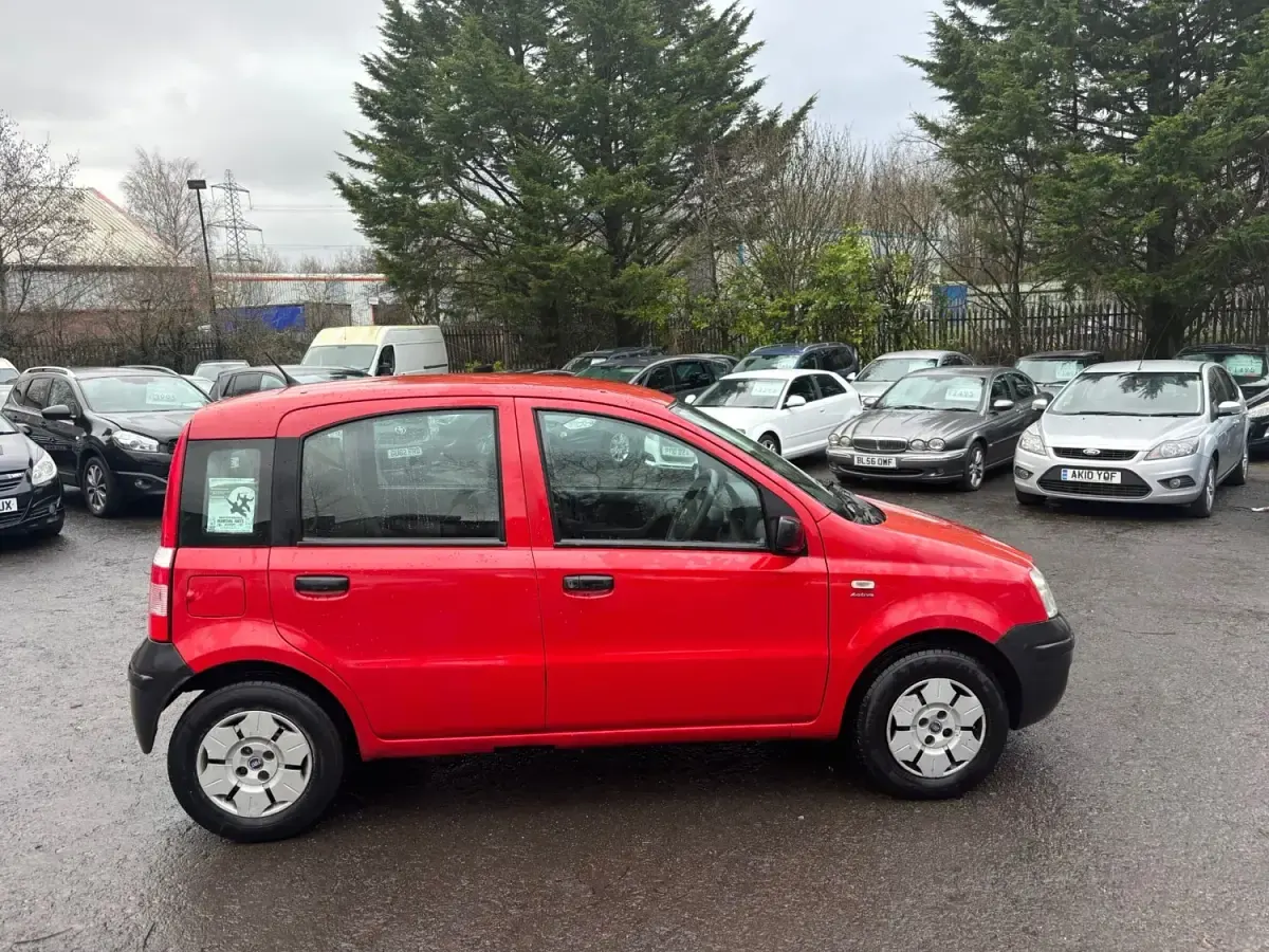 Begagnad Fiat Panda Active 54 HK (39 kW) 2007 Röd Halvkombi