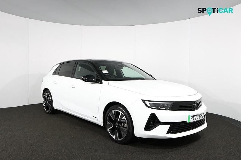 Second-hand Vauxhall Astra Ultimate 114 kW (156 CP) 2024 Alb Hatchback