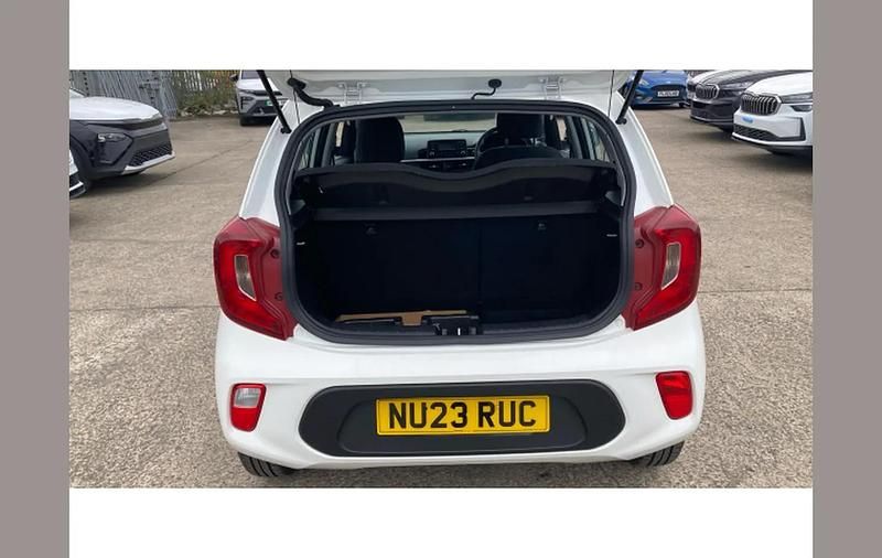 Begagnad Kia Picanto 67 HK (49 kW) 2023 Vit Halvkombi