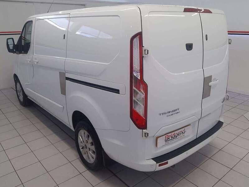 Used Ford Transit Custom Limited 130 HP (95 kW) 2022 White Van