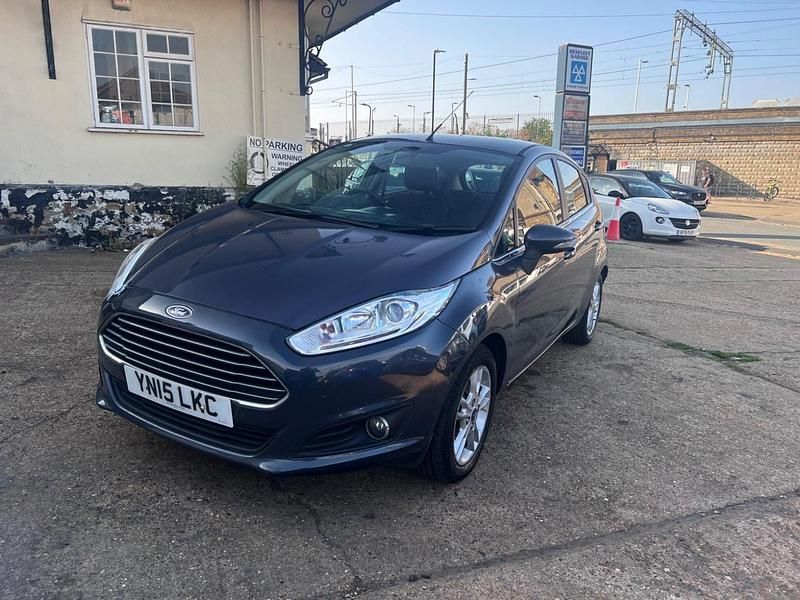 Used Ford Fiesta Zetec 2015 Grey Hatchback