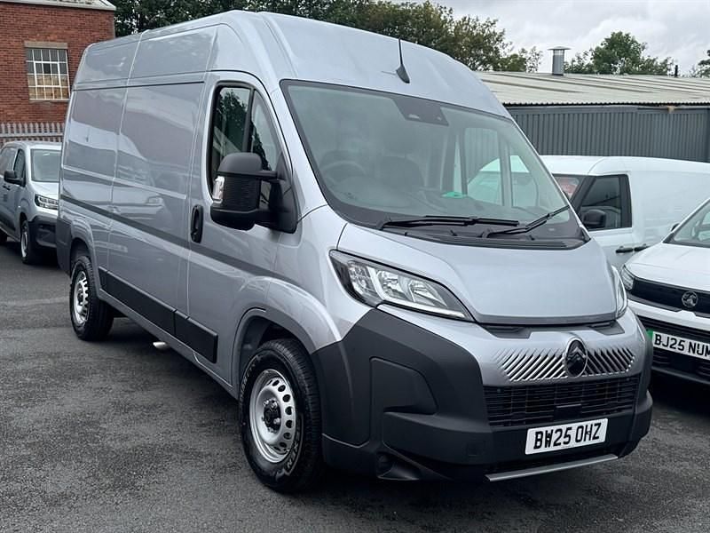 Grey New 2025 Citroën Relay Van | £27,195 (Expensive) - Image 1/4