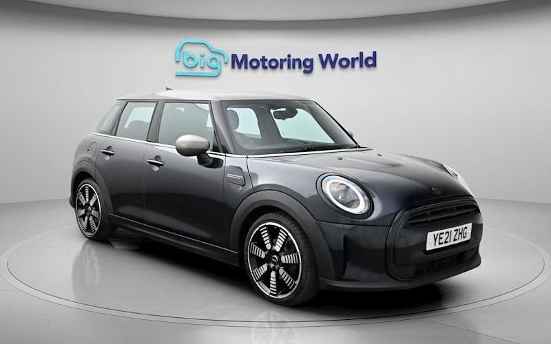 Używany Mini Cooper Exclusive 136 KM (100 kW) 2021 Niebieski Hatchback