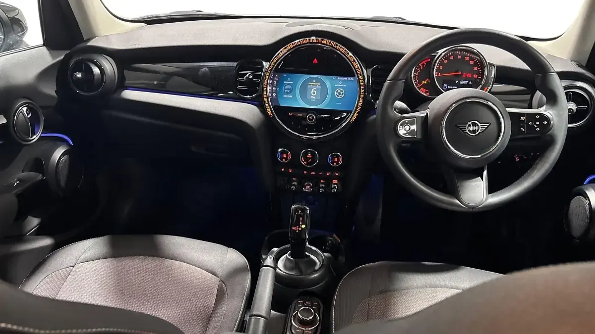 Used Mini Cooper Classic 134 HP (98 kW) 2022 Blue Hatchback