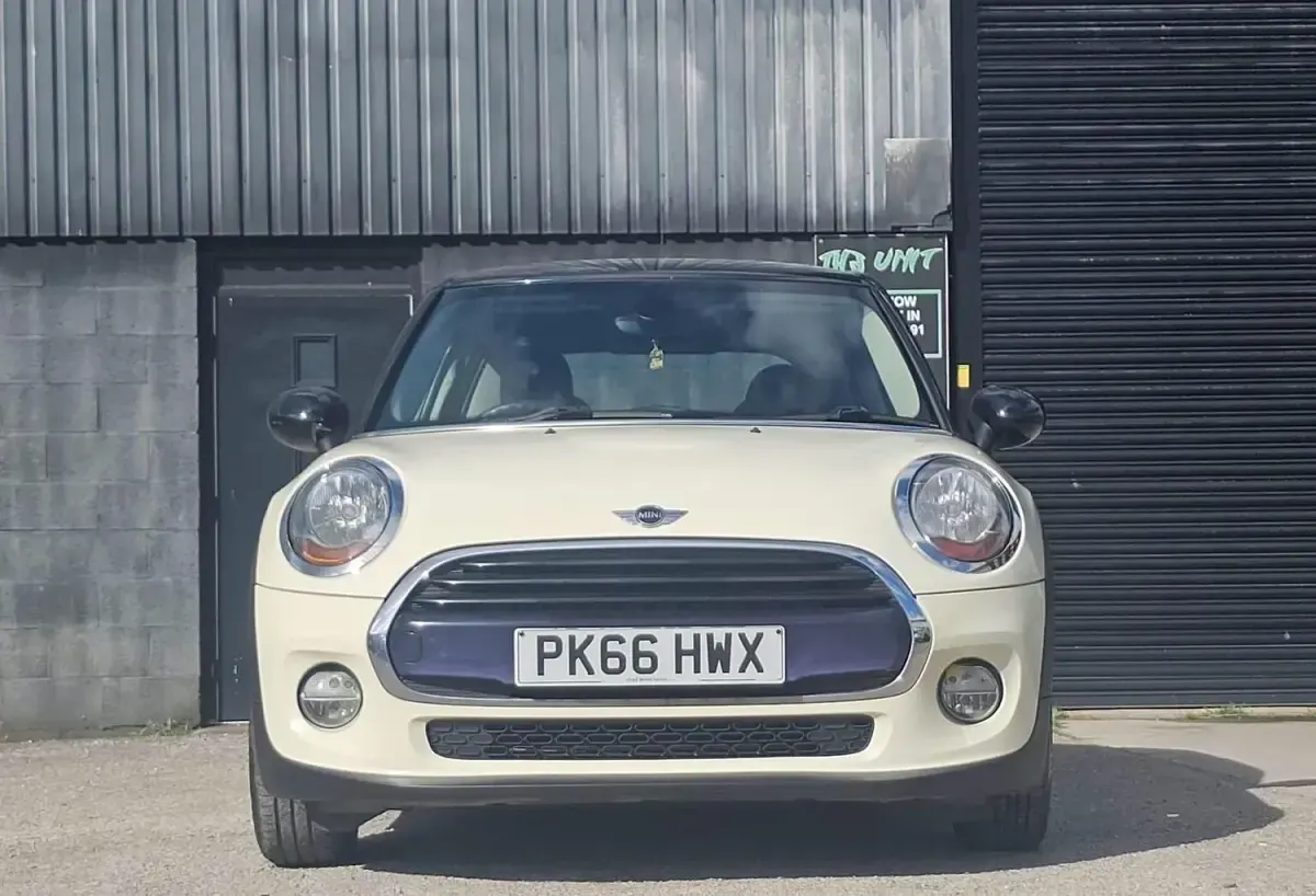 Usado Mini Cooper Hatch 136 HP (100 kW) 2016 Branco Citadino