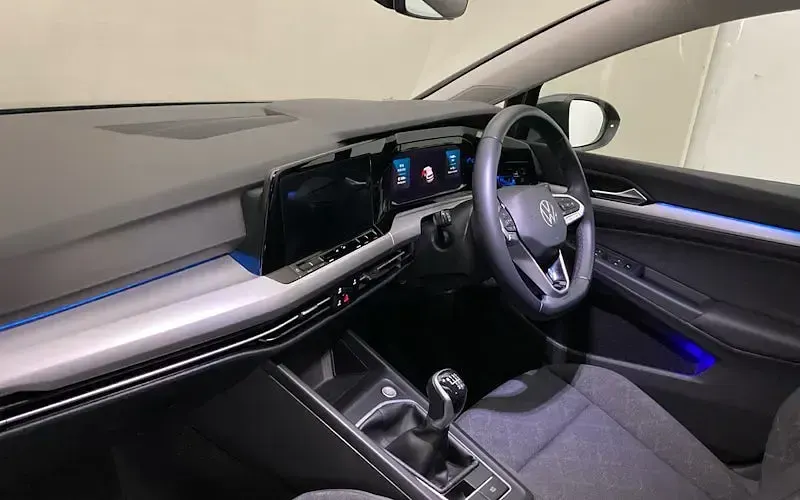 Second-hand VW Golf VIII Life 110 CP (80 kW) 2023 Hatchback