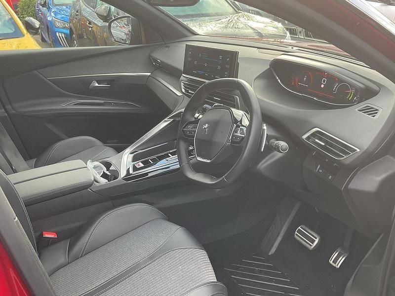 Used Peugeot 3008 Allure+ 136 HP (100 kW) 2024 Red SUV