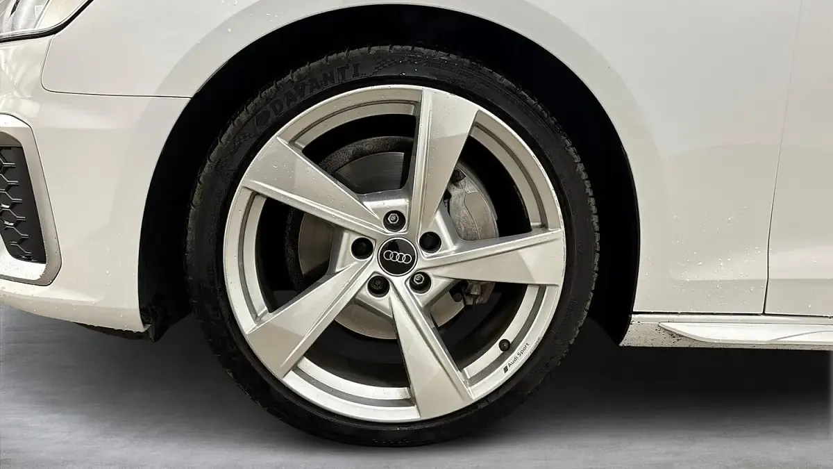 Used Audi A4 S-Line 204 HP (150 kW) 2024 White Estate