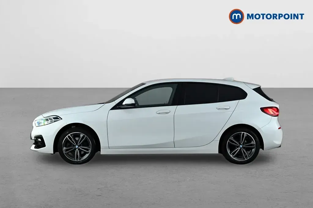 Used BMW 118 Sport Line 2022 White Hatchback
