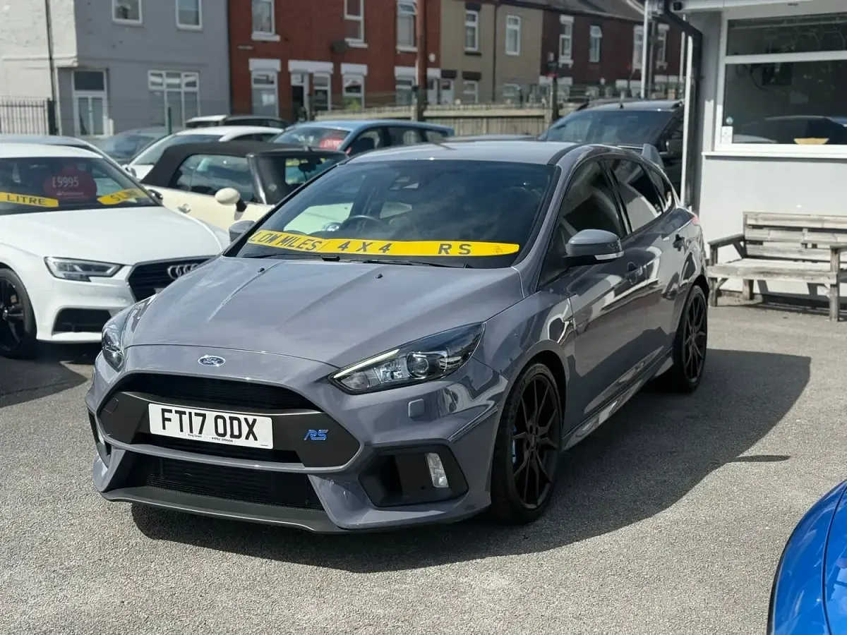 Used Ford Focus 350 HP (257 kW) 2017 Grey Hatchback