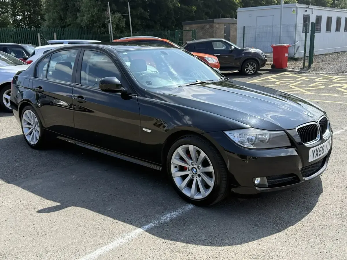 Used BMW 318 2009 Black Sedan