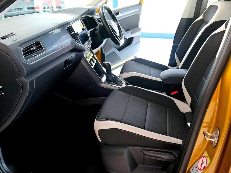 Used VW T-Roc SEL 150 HP (110 kW) 2021 Yellow SUV