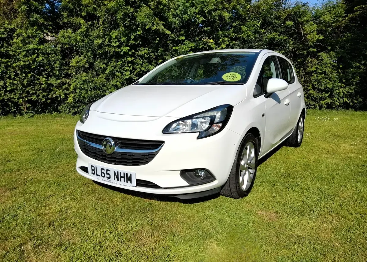 Used Vauxhall Corsa Excite 2016 White Hatchback