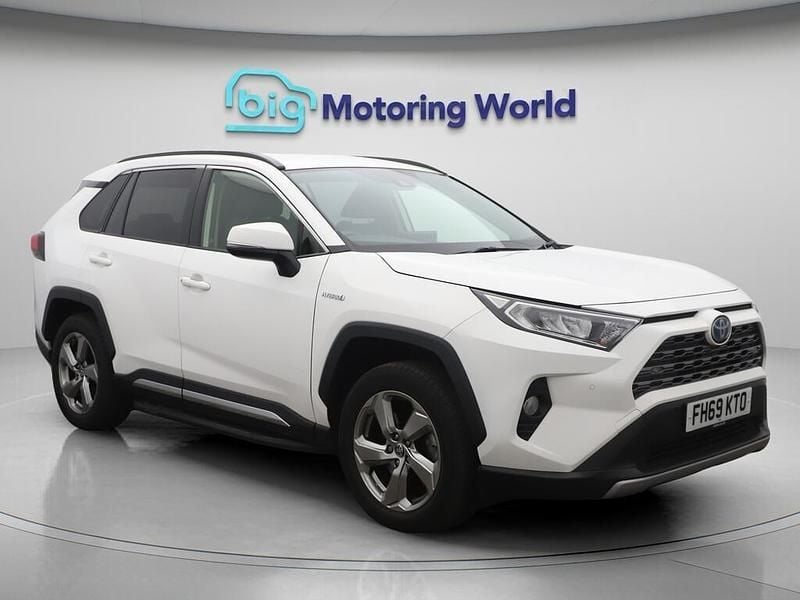 White Used 2020 Toyota RAV4 Hybrid Design SUV | £19,900 (Good price) - Image 1/4