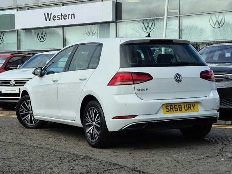 Used VW Golf VII SE 150 HP (110 kW) 2019 White Hatchback