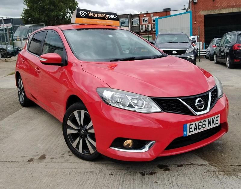 Red Used 2016 Nissan Pulsar N-Connecta Hatchback | £6,295 (Fair price) - Image 1/4