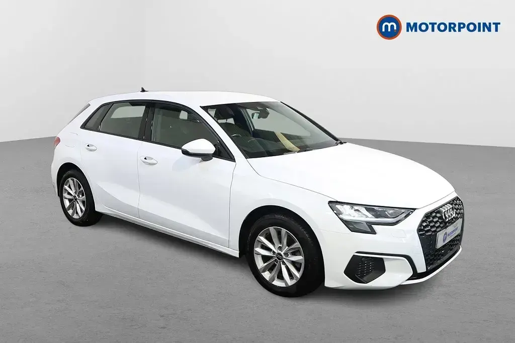Begagnad Audi A3 2023 Vit Sedan