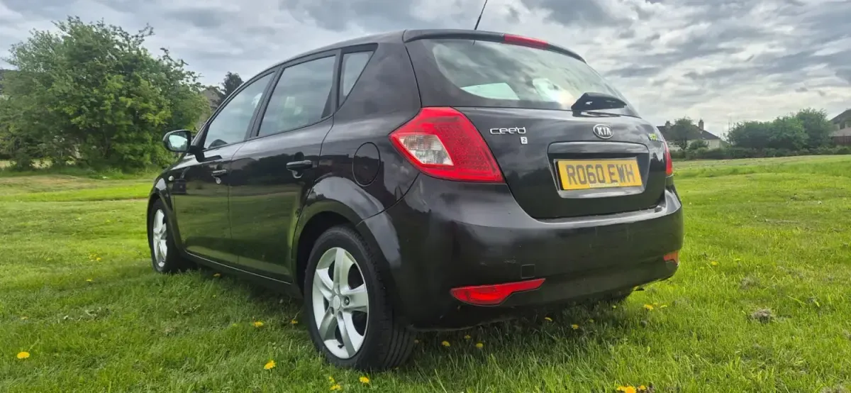 Używany Kia Ceed 2010 Czarny Hatchback