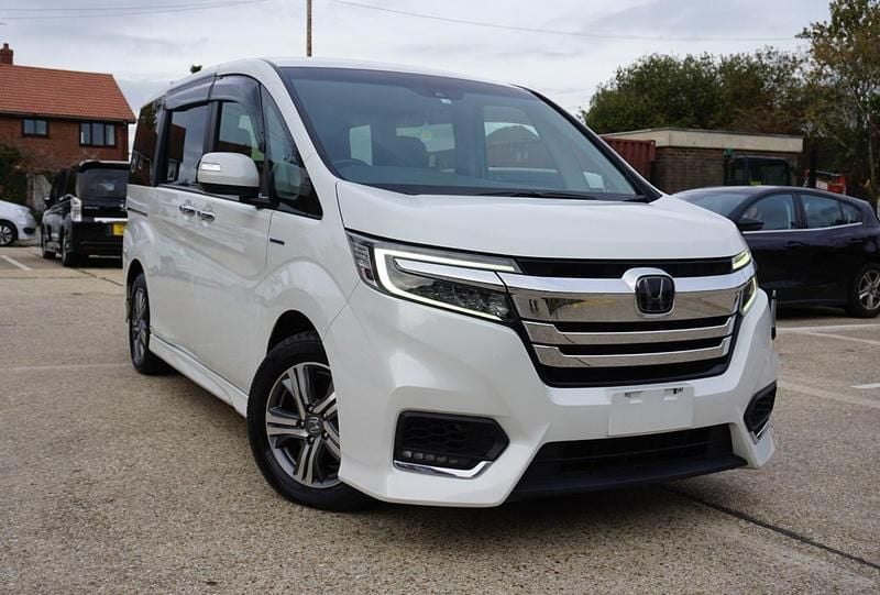 Used Honda Stepwgn Hybrid 2018 White MPV