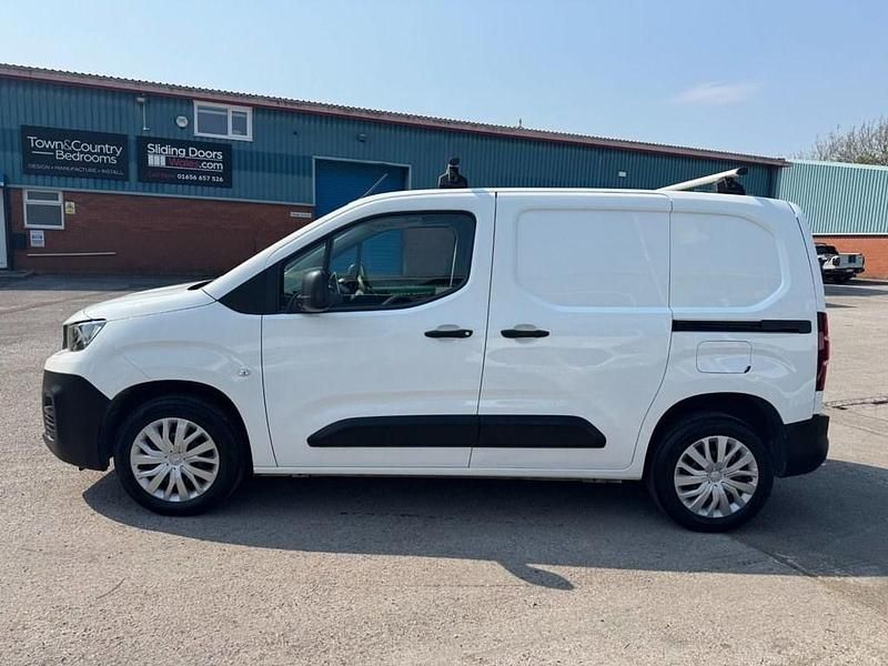 Usado Peugeot Partner Premium 2022 Branco Monovolume