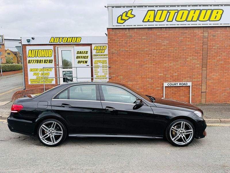 Usado Mercedes E300 AMG 231 HP (169 kW) 2013 Preto Sedan