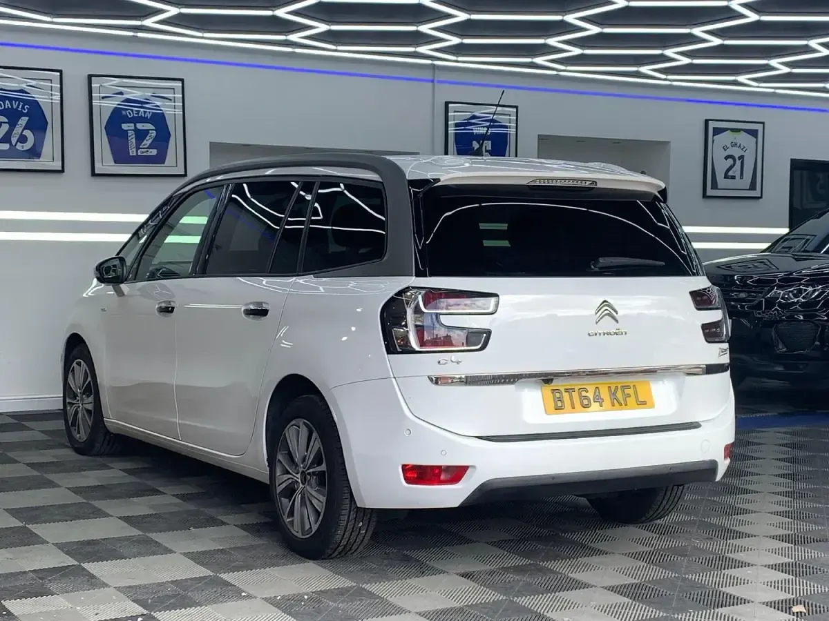 Used Citroën Grand C4 Picasso Exclusive 115 HP (84 kW) 2014 White MPV