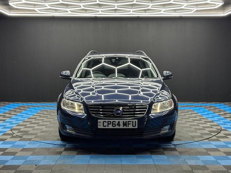 Used Volvo V70 Business Edition 115 HP (84 kW) 2015 Blue Estate