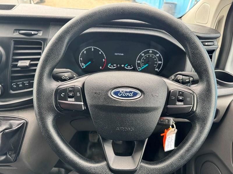 Used Ford Transit Custom 130 HP (95 kW) 2022 White Van