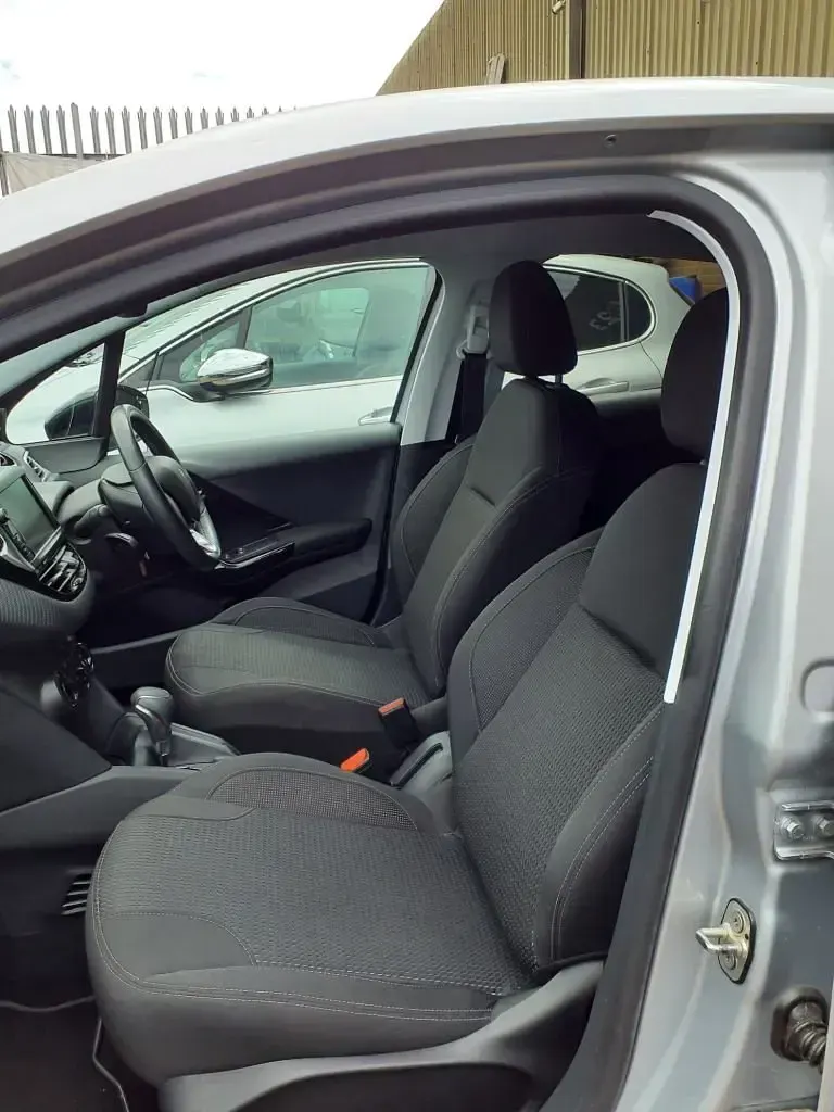 Used Peugeot 208 Allure 2018 Silver Hatchback