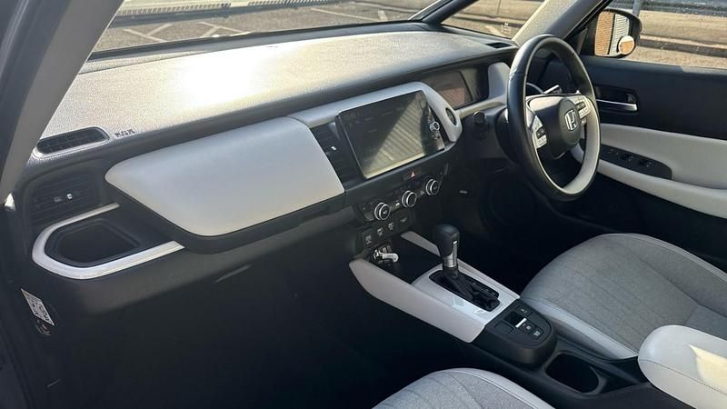 Used Honda Jazz Hybrid 109 HP (80 kW) 2021 Grey Hatchback