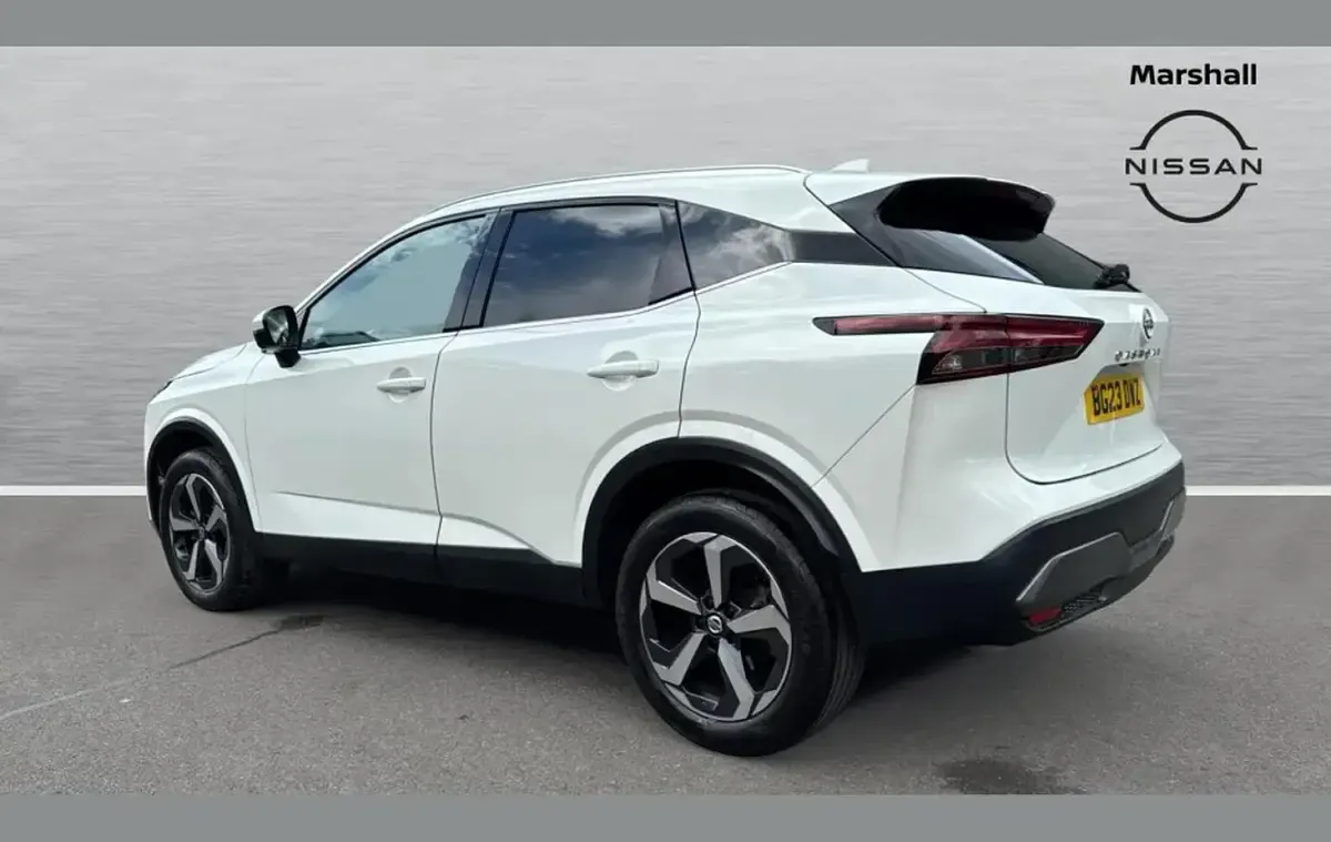 Used Nissan Qashqai N-Connecta 155 HP (114 kW) 2023 White SUV