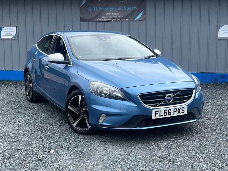 Blue Used 2016 Volvo V40 R-Design Estate | £5,688 (Fair price) - Image 1/4