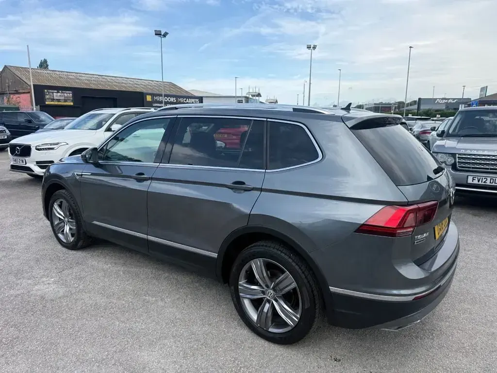 Used VW Tiguan Allspace SEL 190 HP (139 kW) 2018 Grey SUV