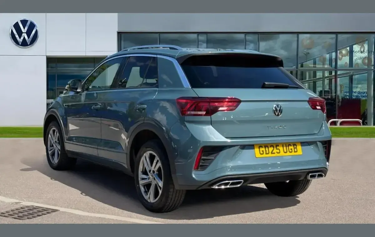 Used VW T-Roc R-line 150 HP (110 kW) 2025 Petrol blue metallic SUV