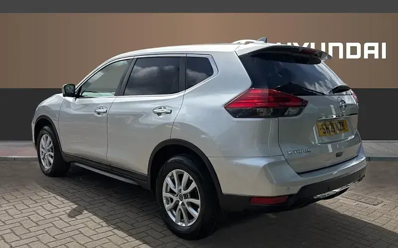 Usado Nissan X-Trail Acenta Premium 160 CV (117 kW) 2020 Plateado SUV