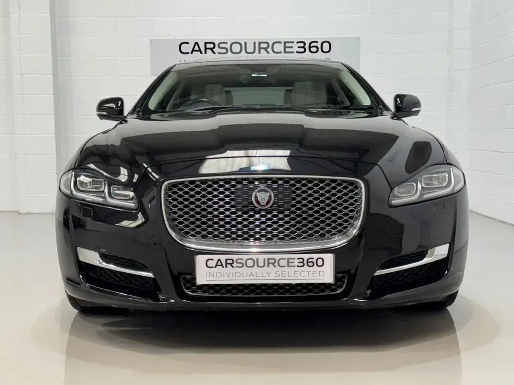 Used Jaguar XJ Portfolio 340 HP (250 kW) 2017 Black Sedan