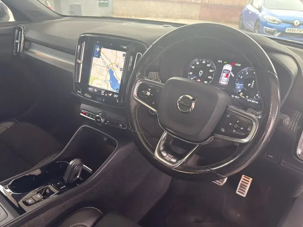 Used Volvo XC40 R-Design Pro 190 HP (139 kW) 2020 Silver SUV