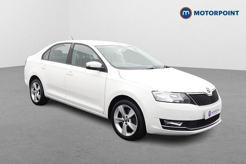 White Used 2018 Skoda Rapid SE L Hatchback | £9,399 (Fair price) - Image 1/4