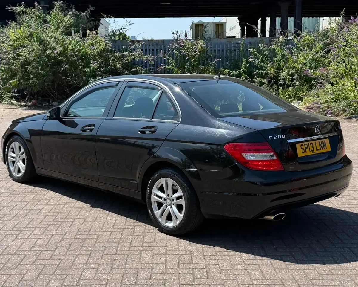 Used Mercedes C200 Executive 2013 Black Sedan
