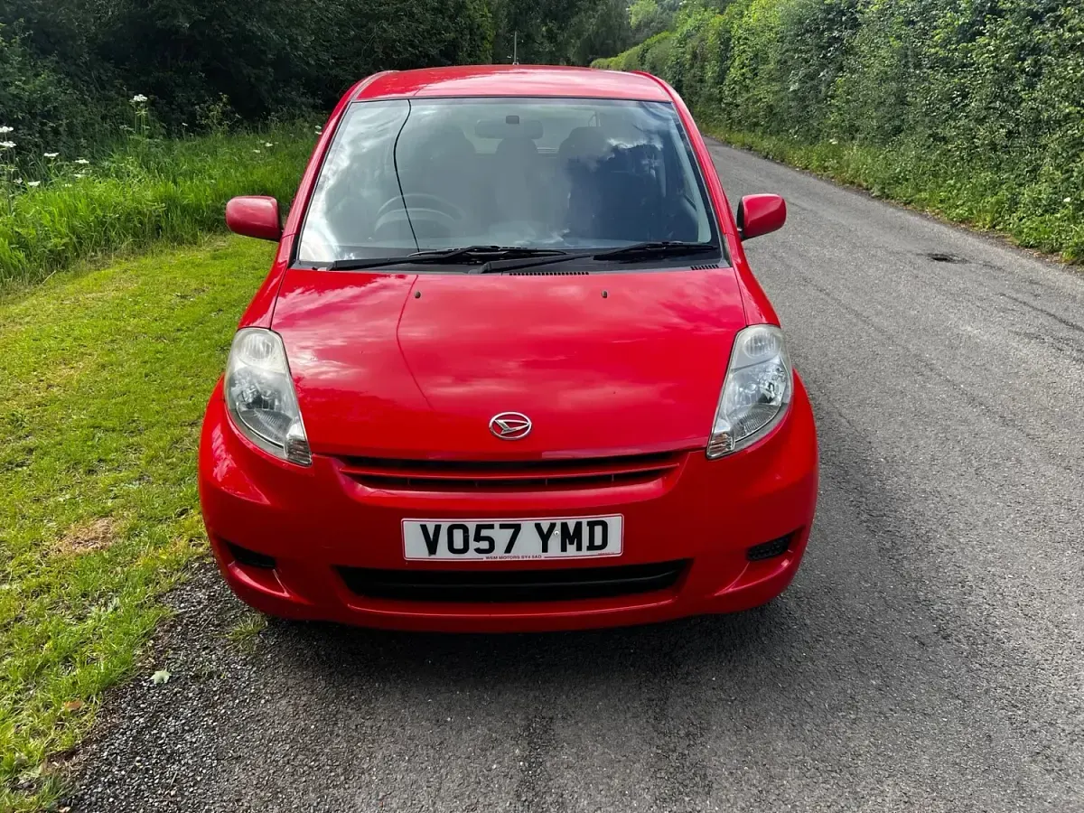 Used Daihatsu Sirion 69 HP (50 kW) 2008 Red Hatchback
