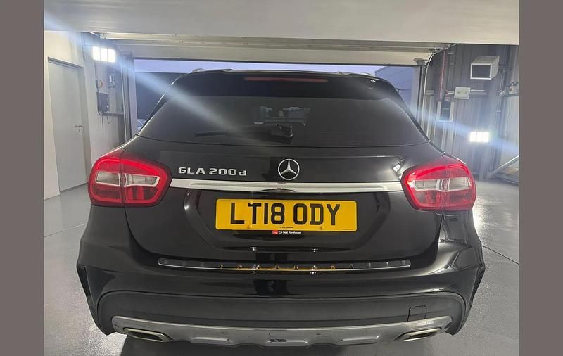 Used Mercedes GLA200 AMG line 134 HP (98 kW) 2018 Black SUV