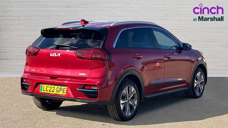 Usado Kia e-Niro 147 kW (201 HP) 2022 Vermelho SUV