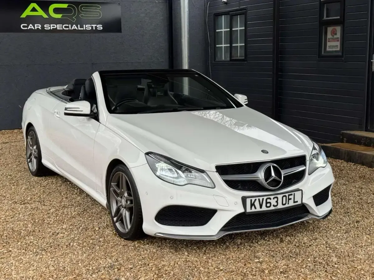 Używany Mercedes E250 AMG 204 KM (150 kW) 2014 Biały Kabriolet