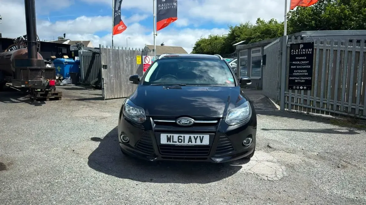 Used Ford Focus Zetec 125 HP (91 kW) 2011 Black Estate