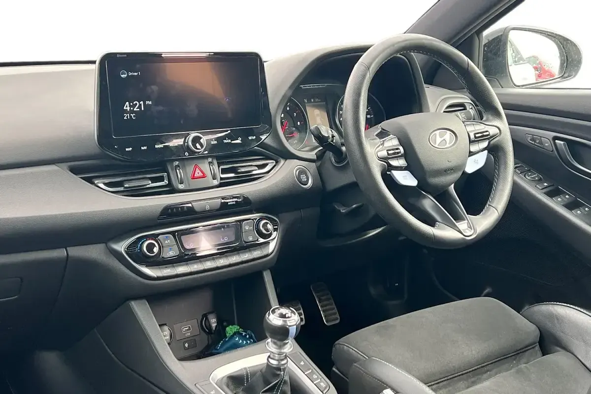 Used Hyundai i30 N Performance 280 HP (205 kW) 2021 White Hatchback
