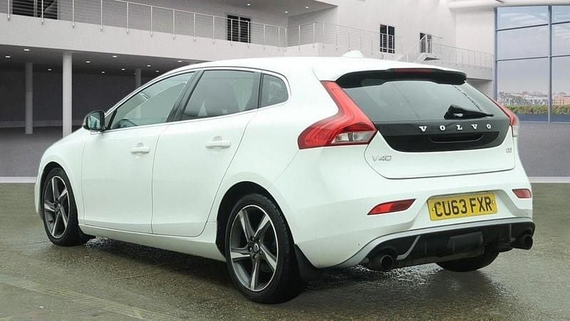 Used Volvo V40 R-Design 2013 White Hatchback