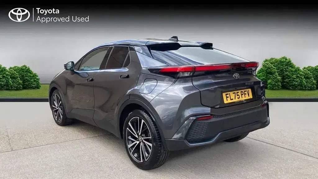 Used Toyota C-HR 140 HP (102 kW) 2025 Decuma grey SUV