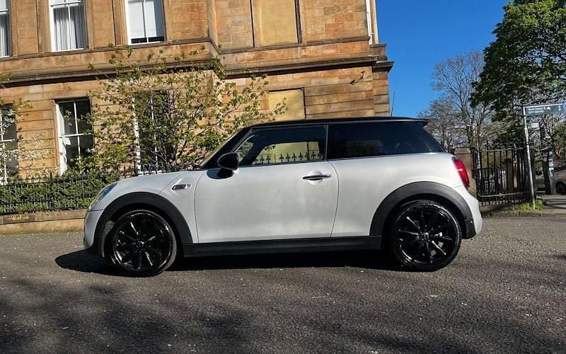 Usado Mini Cooper S Hatch 192 HP (141 kW) 2018 Prateado Citadino